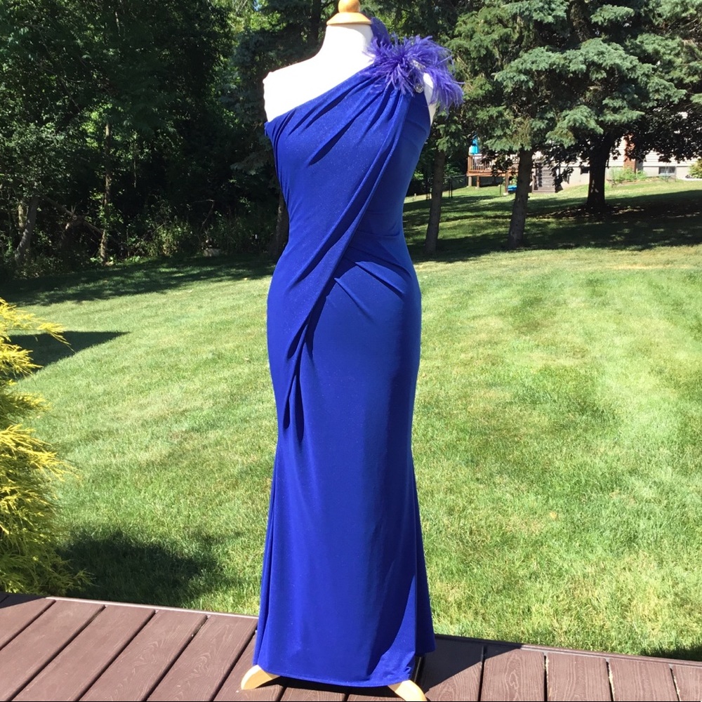 John Paul Ataker Shoulder Boa Prom Evening Gown - Picture 2 of 14